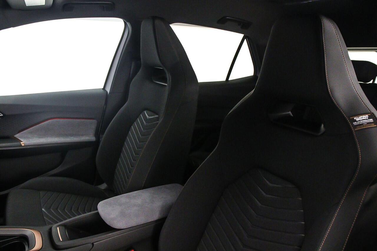 Cupra Born Essential Limited 230pk Automaat Adaptive cruise control, Stoelverwarming, Parkeersensoren, LED koplampen, Stuurwiel verwarmd, Airco, App connect, DAB, Radio