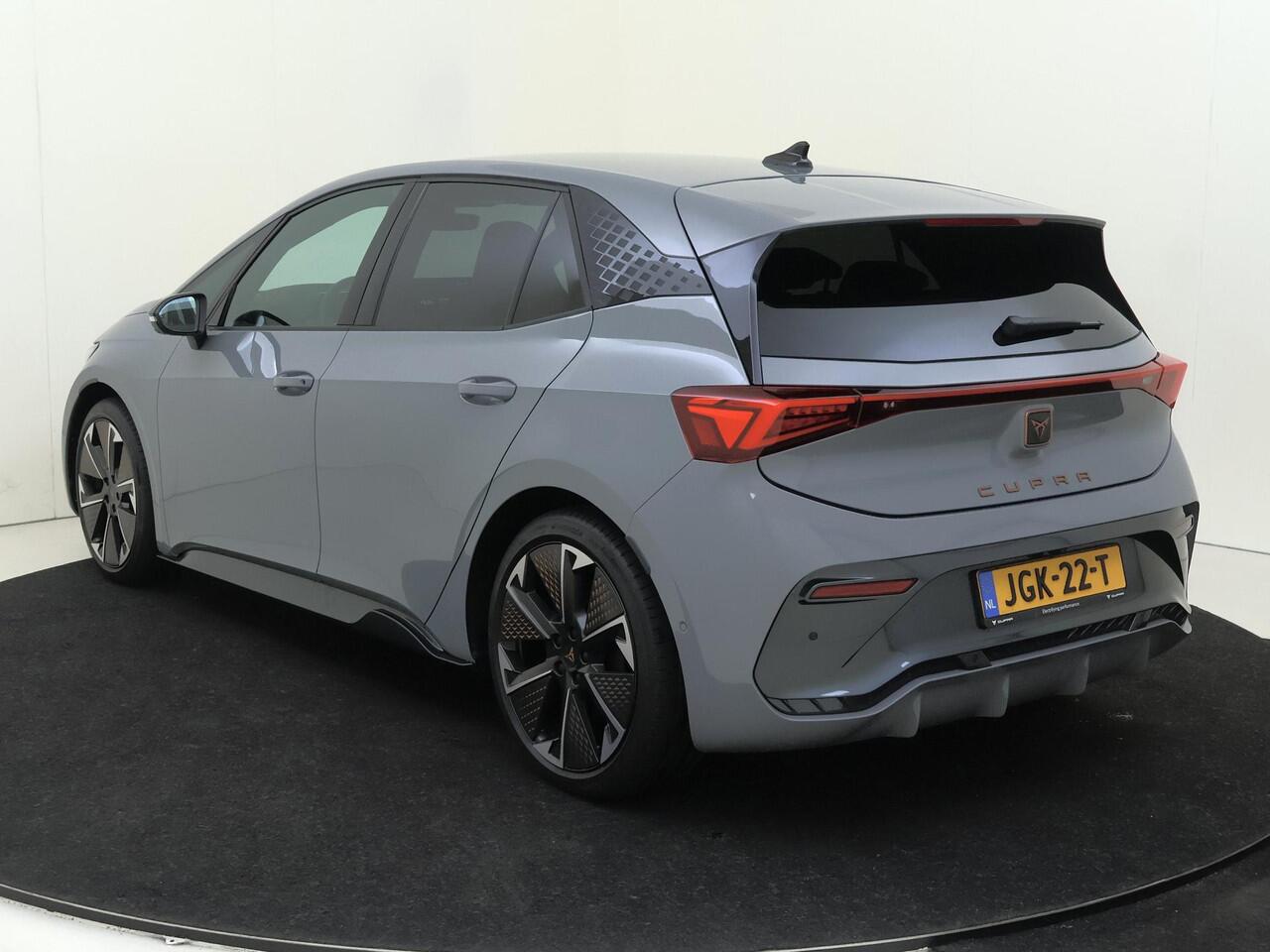 Cupra Born Performance Limited 84 kWh | Sennheiser audio | 360 graden camera | Elektrisch verstelbare stoelen | Carplay | Dodehoek sensor | Travel Assist | Navigatie