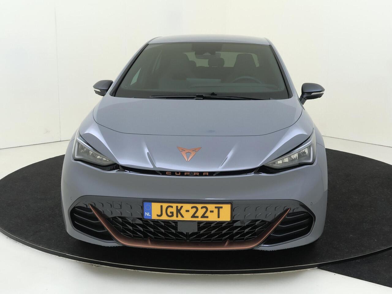 Cupra Born Performance Limited 84 kWh | Sennheiser audio | 360 graden camera | Elektrisch verstelbare stoelen | Carplay | Dodehoek sensor | Travel Assist | Navigatie