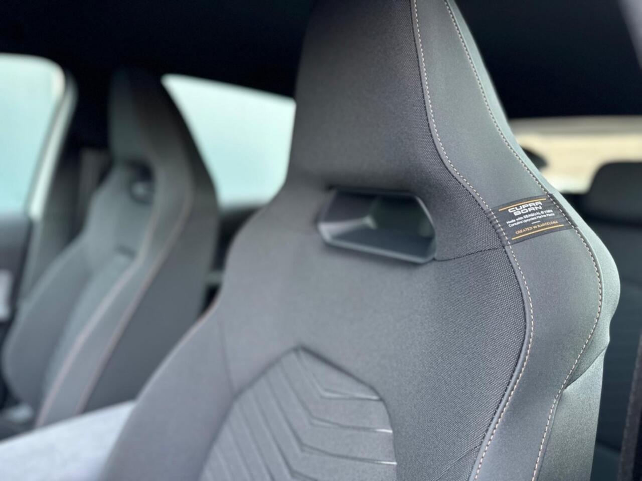 Cupra Born Essential Limited 63kWh / 231pk