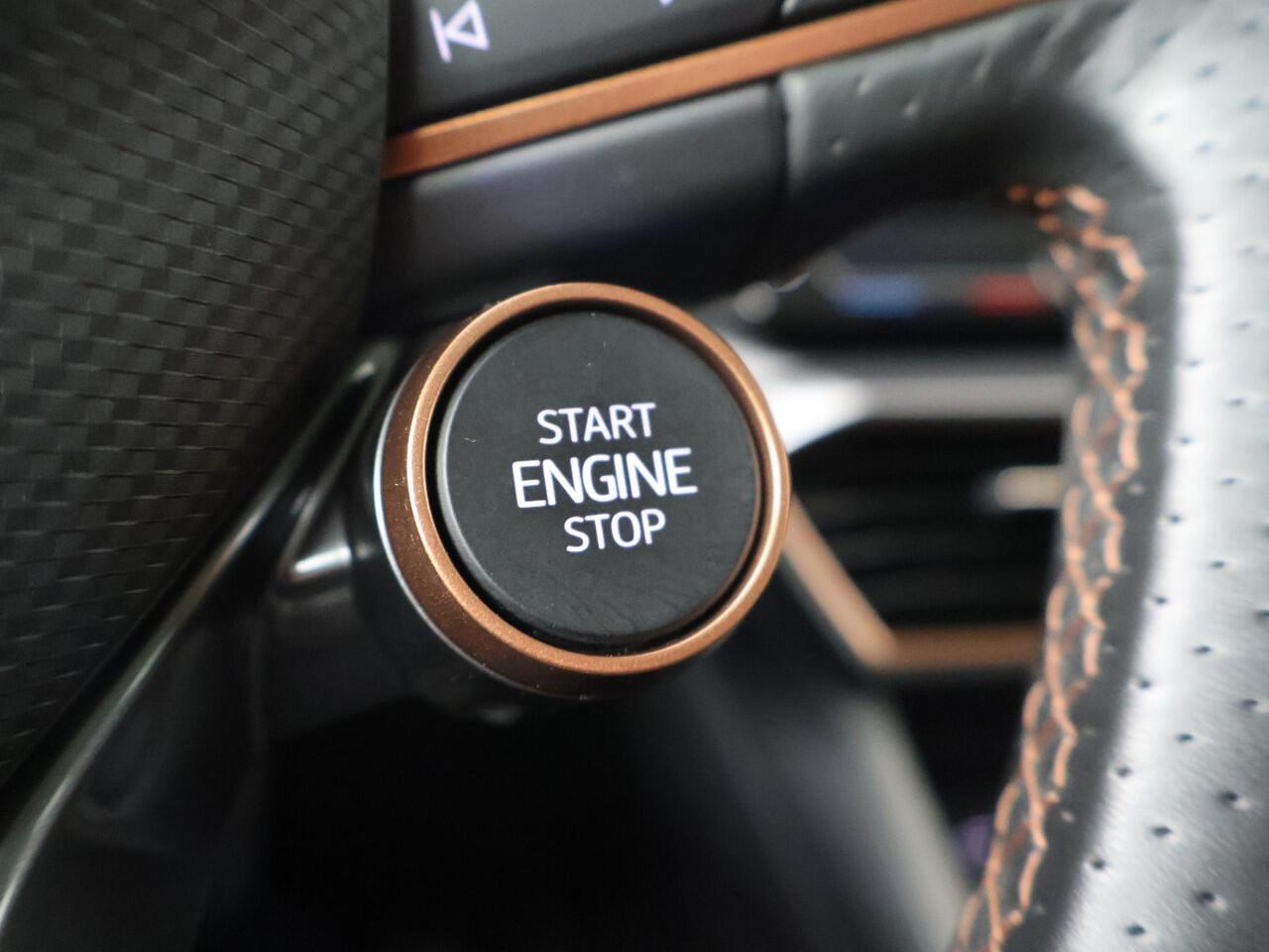 Cupra Formentor 1.4 e-Hybrid VZ Performance | 245 PK | SoH 94% | Panoramadak | Stoelverwarming | Elek. achterklep |