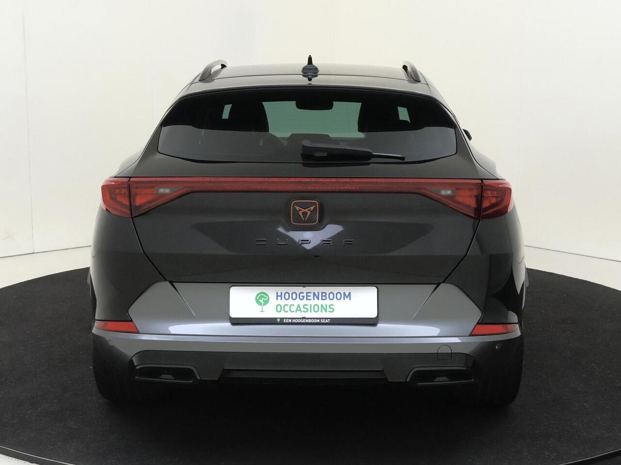 Cupra Formentor 1.4 e-Hybrid Business | 3-zone airco | Keyless | Parkeersensoren achter | Adaptieve cruise control | CarPlay | Electronic climate control | Digital cockpit |