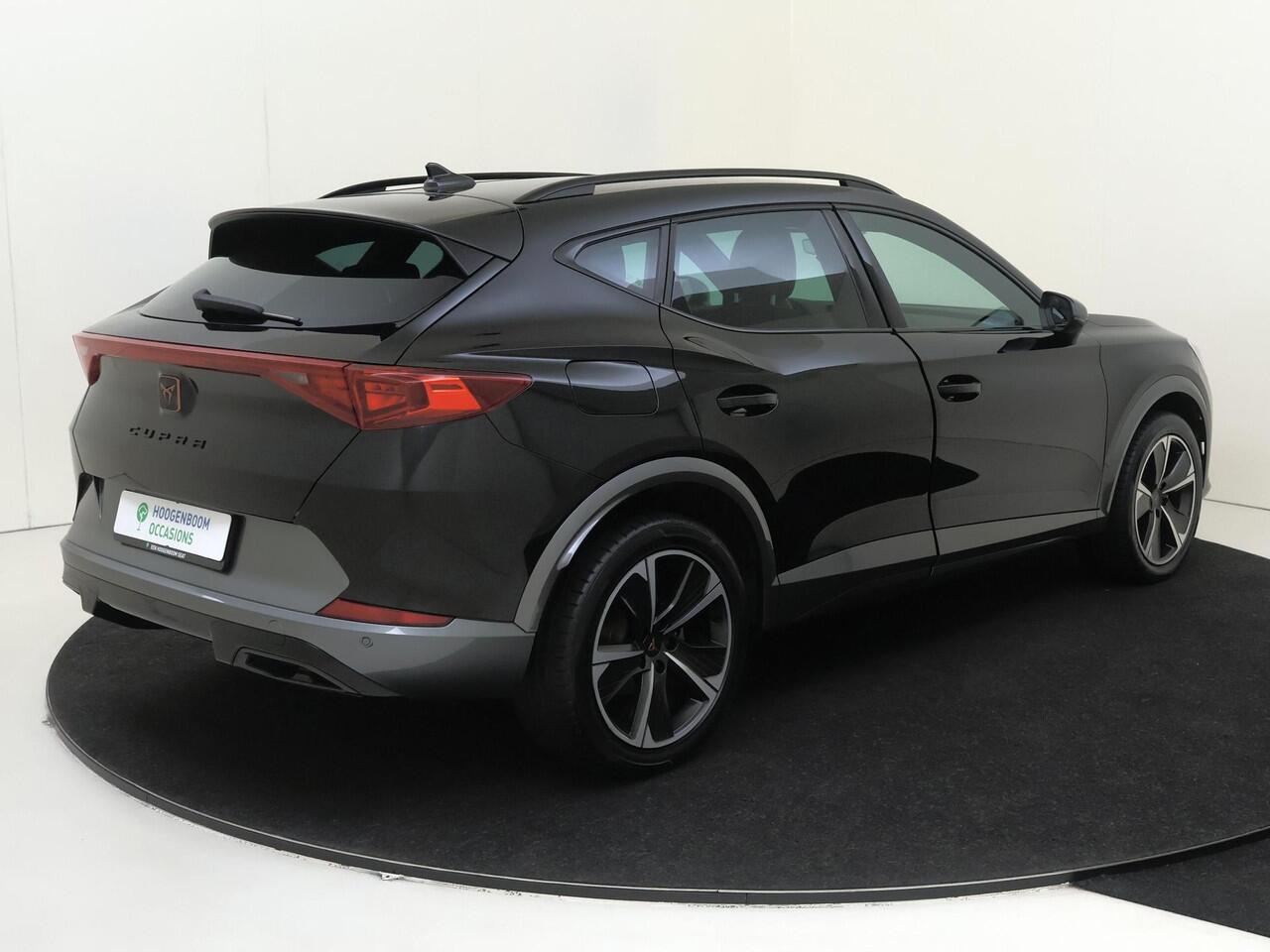 Cupra Formentor 1.4 e-Hybrid Business | 3-zone airco | Keyless | Parkeersensoren achter | Adaptieve cruise control | CarPlay | Electronic climate control | Digital cockpit |