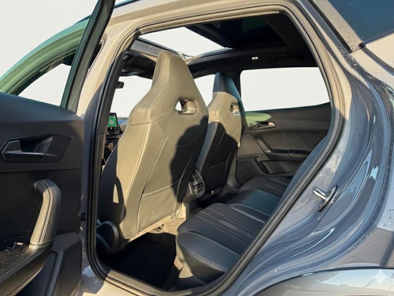 Cupra Formentor 1.4 e-Hybrid VZ Performance 245pk | 91% SOH| Panoramadak | Elektrisch verstelbare bestuurdersstoel | Stoel en stuur verwarming | Parkeercamera