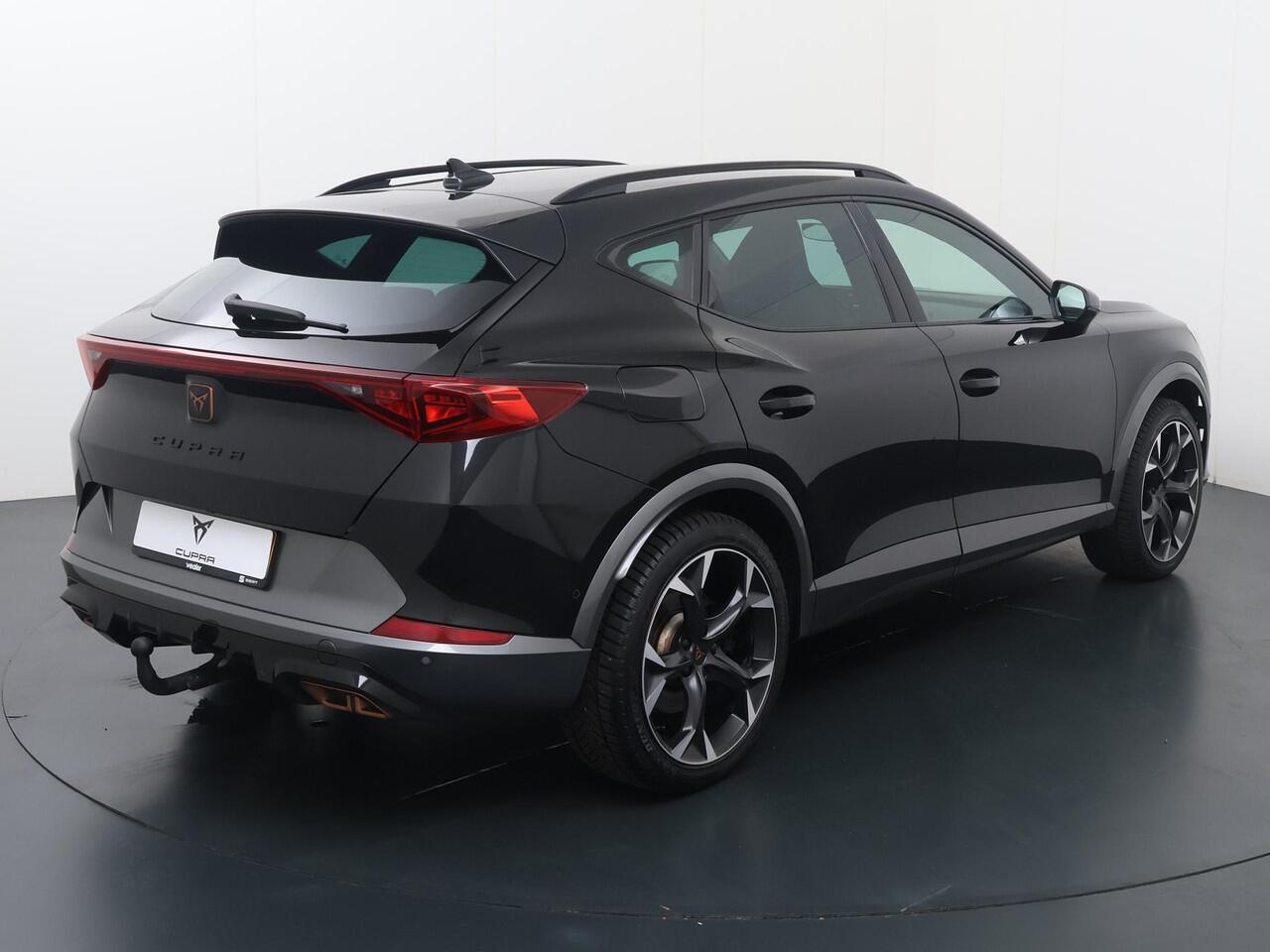 Cupra Formentor 1.4 e-Hybrid VZ | 245 PK | SoH 99% | Matrix LED koplampen | Dode hoek detectie | Climate control | Adaptive cruise control |