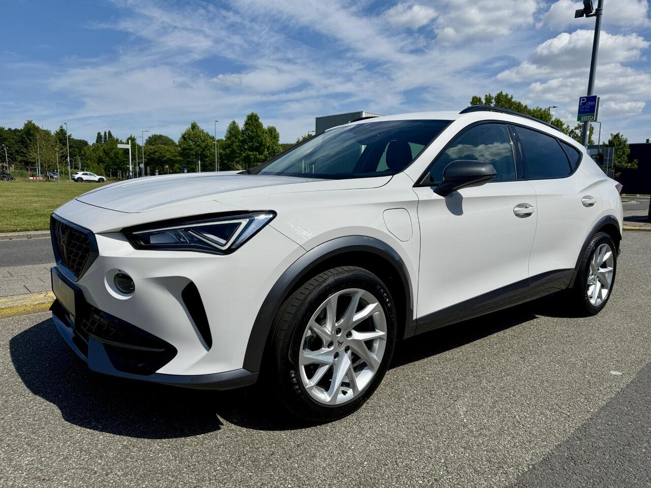 Cupra Formentor 1.4 e-Hybrid Carplay / 19 '' LMV / Stoel & Stuur verw. / Virtual Cockpit / LED