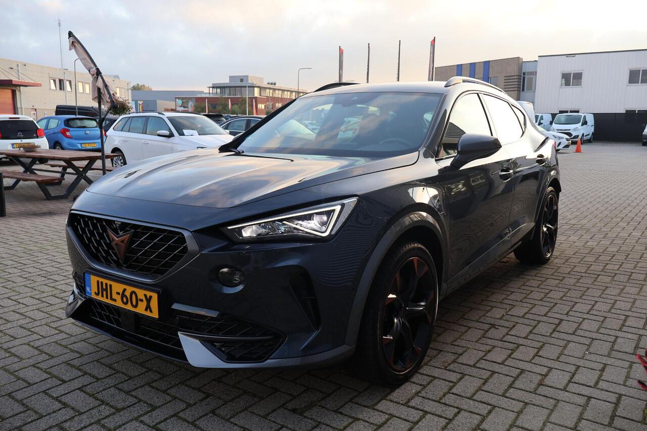 Cupra Formentor 1.4 VZ Copper Edition 245PK | 1e Eigenaar | Dealer Onderh. | BTW | Cupra knop | Sfeer | 1 Laadkabel | Donkere Hemel | Matrix Led | Stuur+Stoelverwarming | Camera | Carplay | Ad Cruise | Climate Control | Elek Klep |