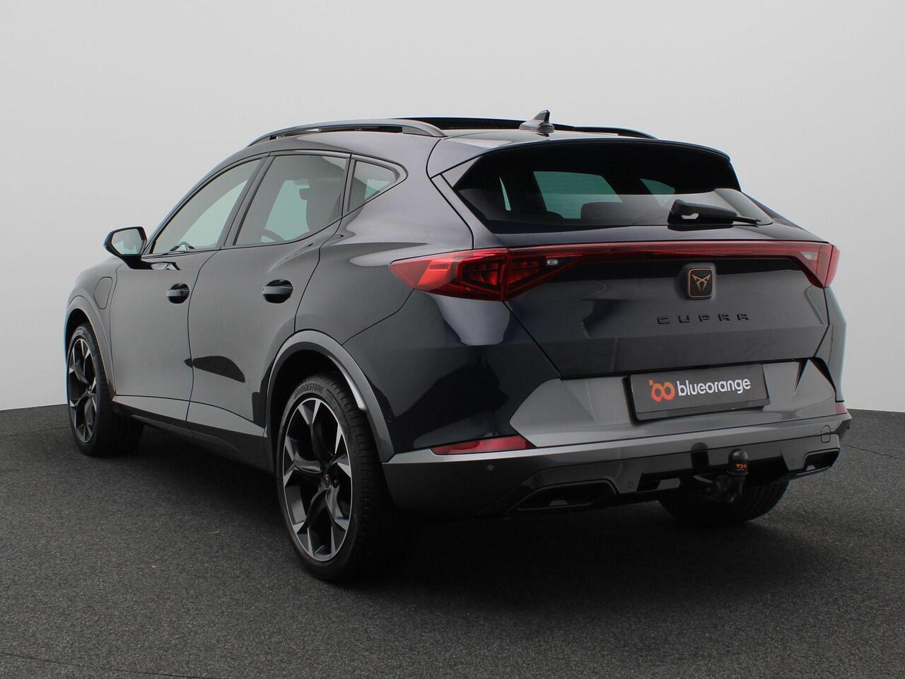 Cupra Formentor 1.4 e-Hybrid Performance 204PK DSG Pano-Schuifdak, Trekhaak, Adaptieve Cruise Control, Achteruitrijcamera, Stoel-Stuurverwarming, Keyless, Side Assist, 19" LM Velgen
