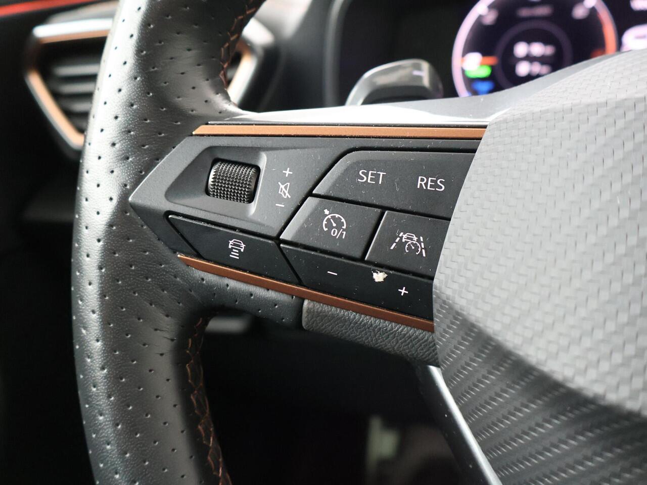 Cupra Formentor 1.4 e-Hybrid VZ | 245 PK | SoH 94% | Trekhaak wegklapbaar | Elek. achterklep | Adaptive cruise control | 19" LM velgen |