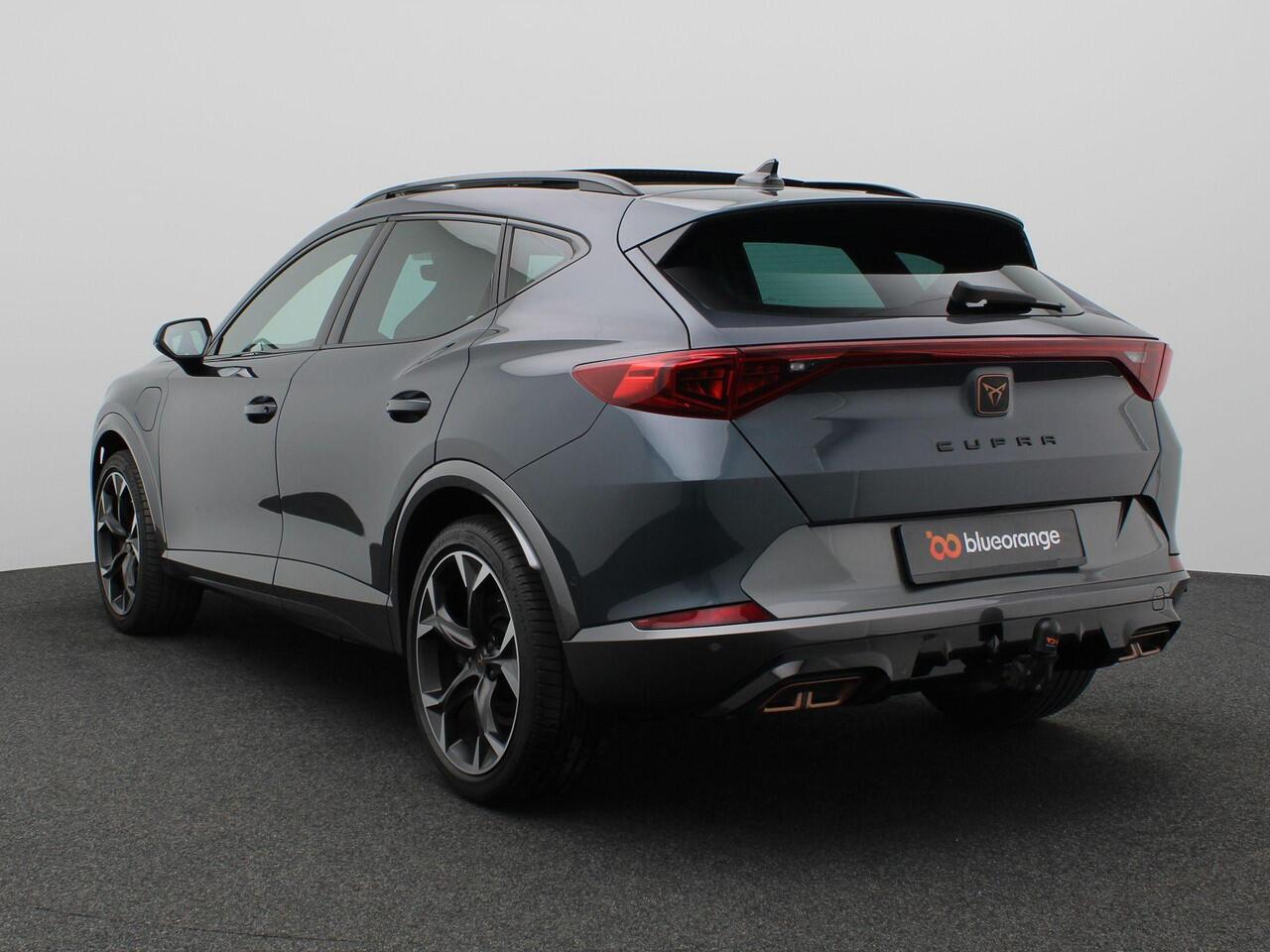Cupra Formentor 1.4 e-Hybrid VZ Performance 245PK DSG Pano-Schuifdak, SOH 90%, Trekhaak, Side Assist, Keyless, Achteruitrijcamera, Stoel-Stuurverwarming, 19" LM Velgen