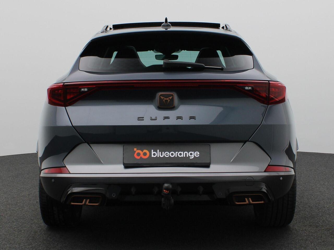 Cupra Formentor 1.4 e-Hybrid VZ Performance 245PK DSG Pano-Schuifdak, SOH 90%, Trekhaak, Side Assist, Keyless, Achteruitrijcamera, Stoel-Stuurverwarming, 19" LM Velgen