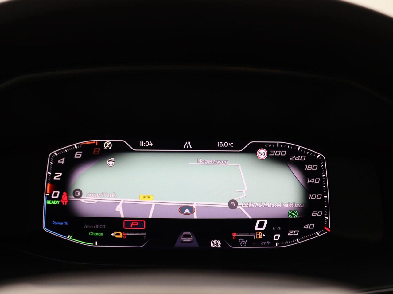 Cupra Formentor 1.4 e-Hybrid VZ Performance 245PK DSG Pano-Schuifdak, SOH 90%, Trekhaak, Side Assist, Keyless, Achteruitrijcamera, Stoel-Stuurverwarming, 19" LM Velgen