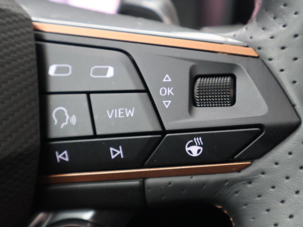 Cupra Formentor 1.4 e-Hybrid VZ Performance | 245 PK | SoH 94% | Trekhaak wegklapbaar | Panoramadak | Verwarmde voorstoelen / voorruit | Virtual pedal |