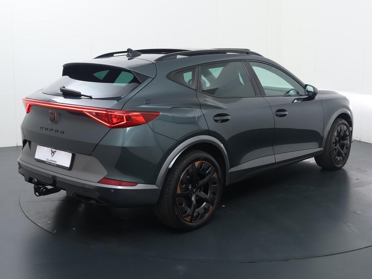 Cupra Formentor 1.4 e-Hybrid VZ Performance | 204 PK | SoH 91% | Trekhaak wegklapbaar | Panoramadak | 19" LM velgen | Achteruitrijcamera |