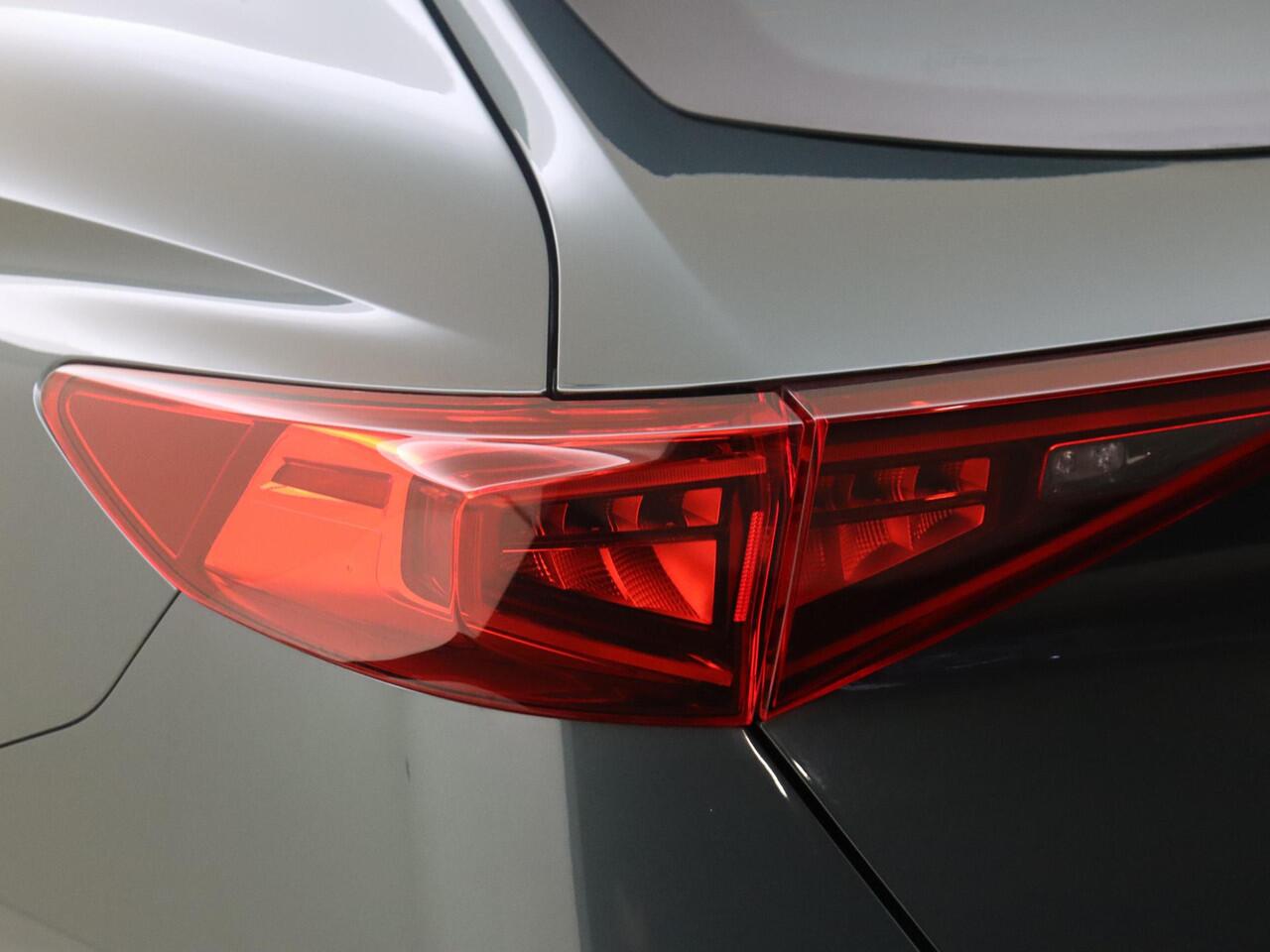 Cupra Formentor 1.4 e-Hybrid VZ Performance | SoH 95% | Panoramadak | 360 camera | Adaptieve demping systeem | 3-zone airco | Keyless | Dodehoek detectie | Adaptieve cruise control | CarPlay |