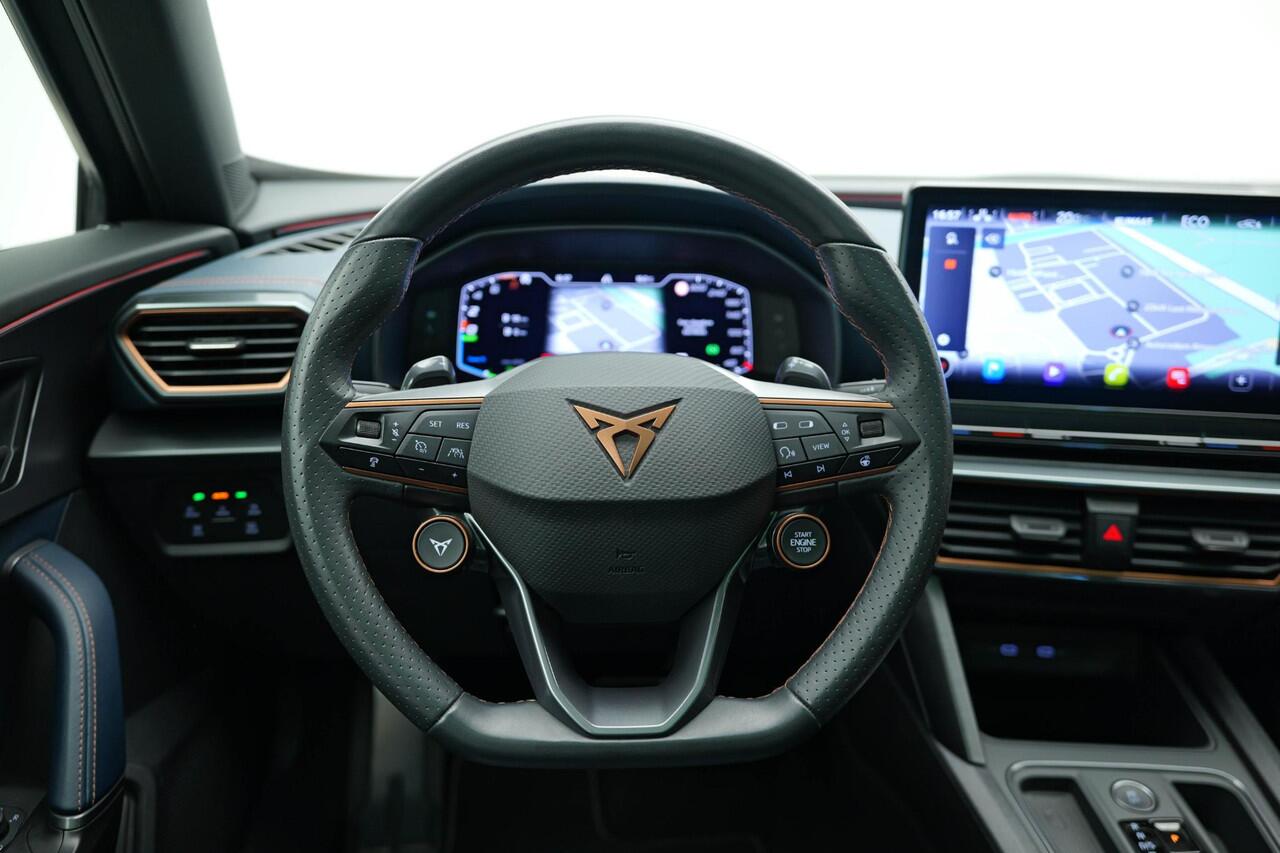 Cupra Formentor 1.4 e-Hybrid VZ Performance |Pano|360 Camera|Ambient|Dodehoek|Draadloos Laden|