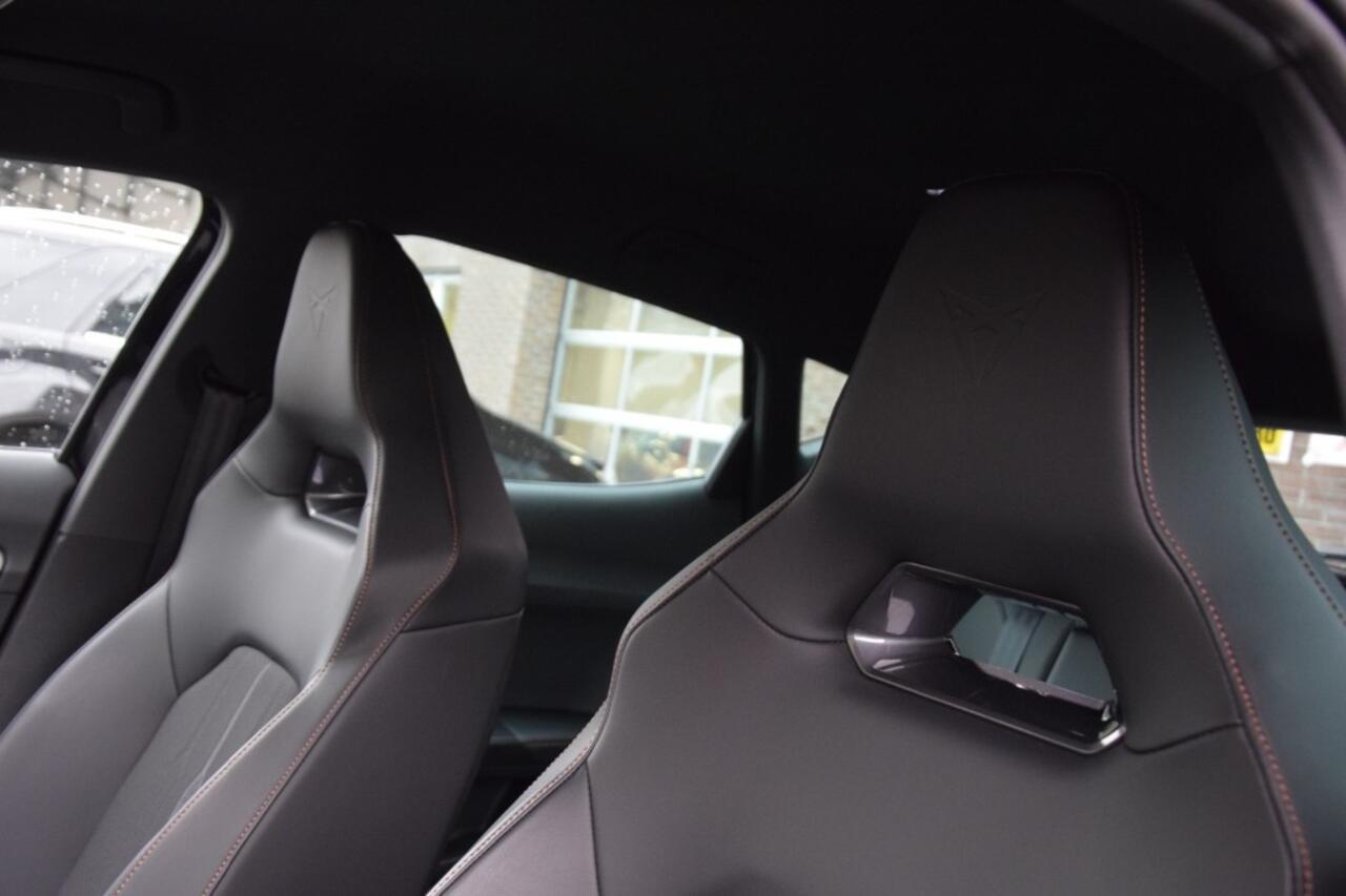 Cupra Formentor 1.4 E-HYBRID 225PK! VZ COPPER EDITION!