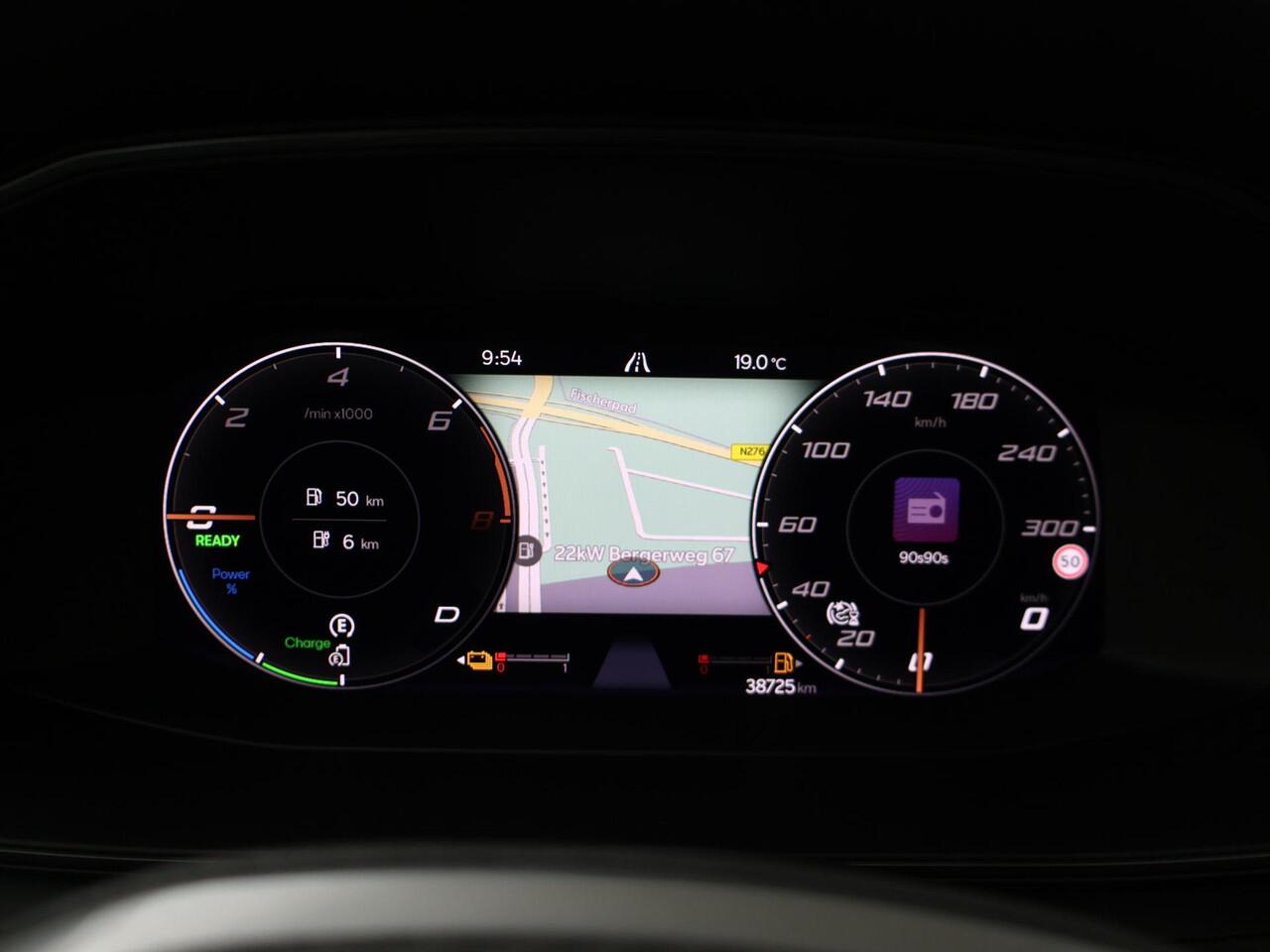 Cupra Formentor 1.4 e-Hybrid VZ Performance | 204 PK | SoH 91% | Trekhaak wegklapbaar | Panoramadak | 19" LM velgen | Achteruitrijcamera |