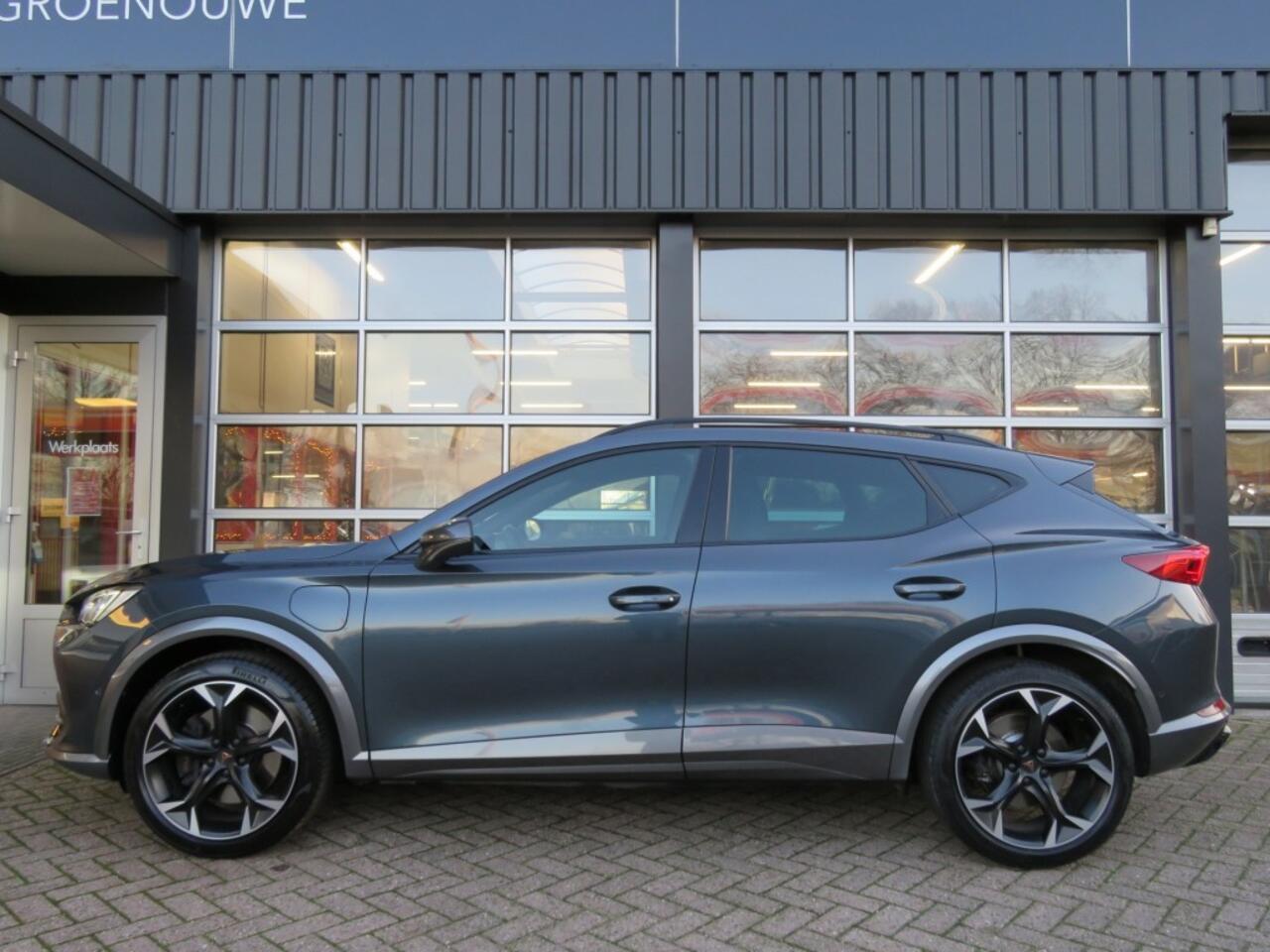 Cupra Formentor 1.4 VZ 245pk e-Hybrid / Sportstoelen / 19 Inch / Stuur+stoelverw. / BOVAG garantie