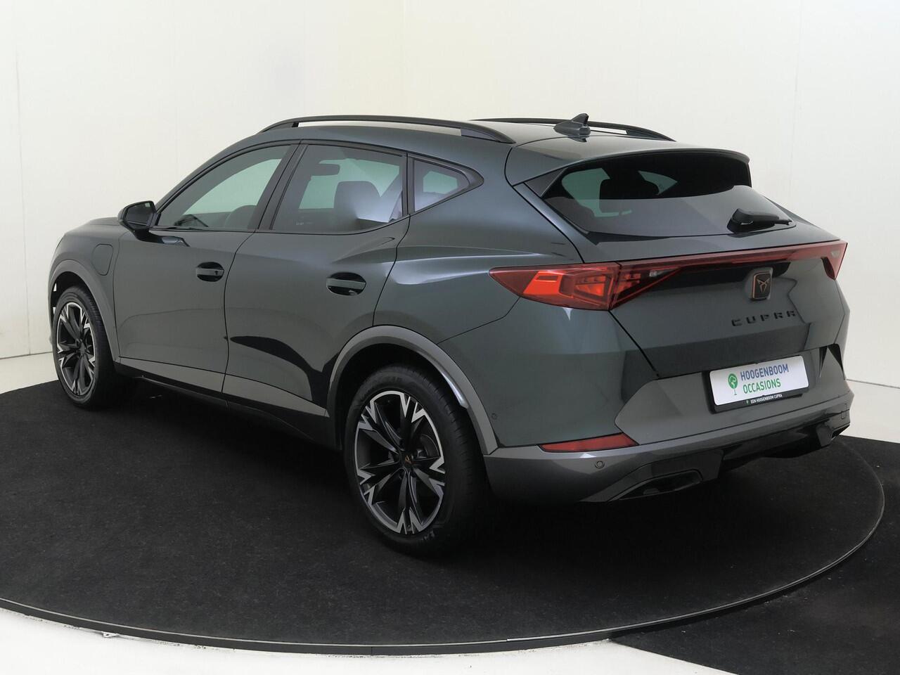 Cupra Formentor 1.4 e-Hybrid Business | Achteruitrijcamera | 3-zone airco | Keyless | Adaptieve cruise control | CarPlay | Navigatie | Stuurverwarming |