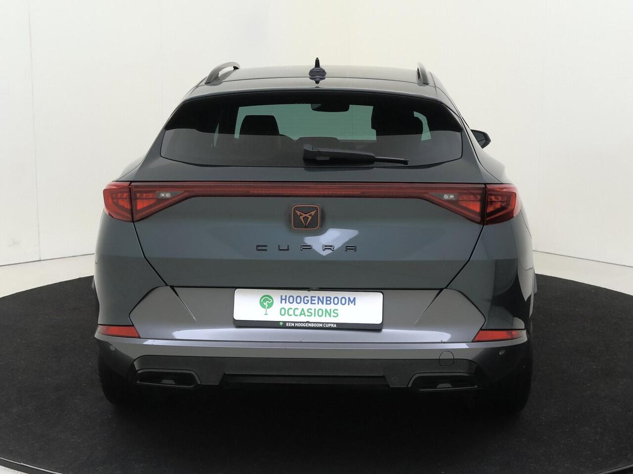Cupra Formentor 1.4 e-Hybrid Business | Achteruitrijcamera | 3-zone airco | Keyless | Adaptieve cruise control | CarPlay | Navigatie | Stuurverwarming |
