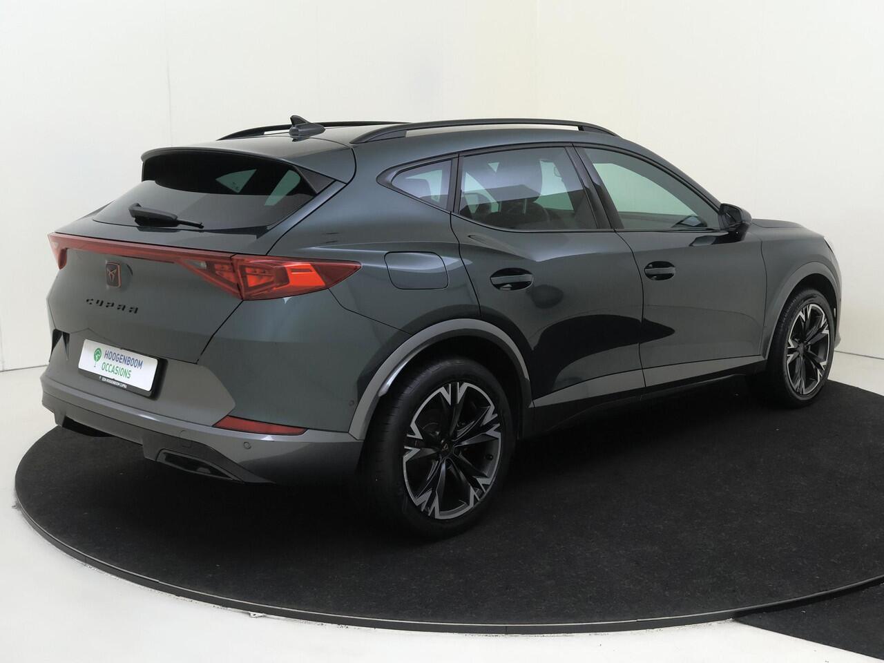 Cupra Formentor 1.4 e-Hybrid Business | Achteruitrijcamera | 3-zone airco | Keyless | Adaptieve cruise control | CarPlay | Navigatie | Stuurverwarming |