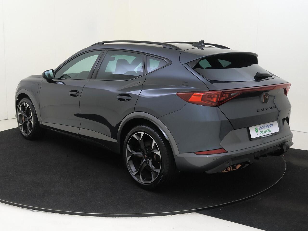 Cupra Formentor 1.4 e-Hybrid Performance | Adaptieve demping | Parkeerassistent | Keyless | Adaptieve cruise control | Dodehoek detectie | Navigatie | Stoel- en stuurwielverwarming |