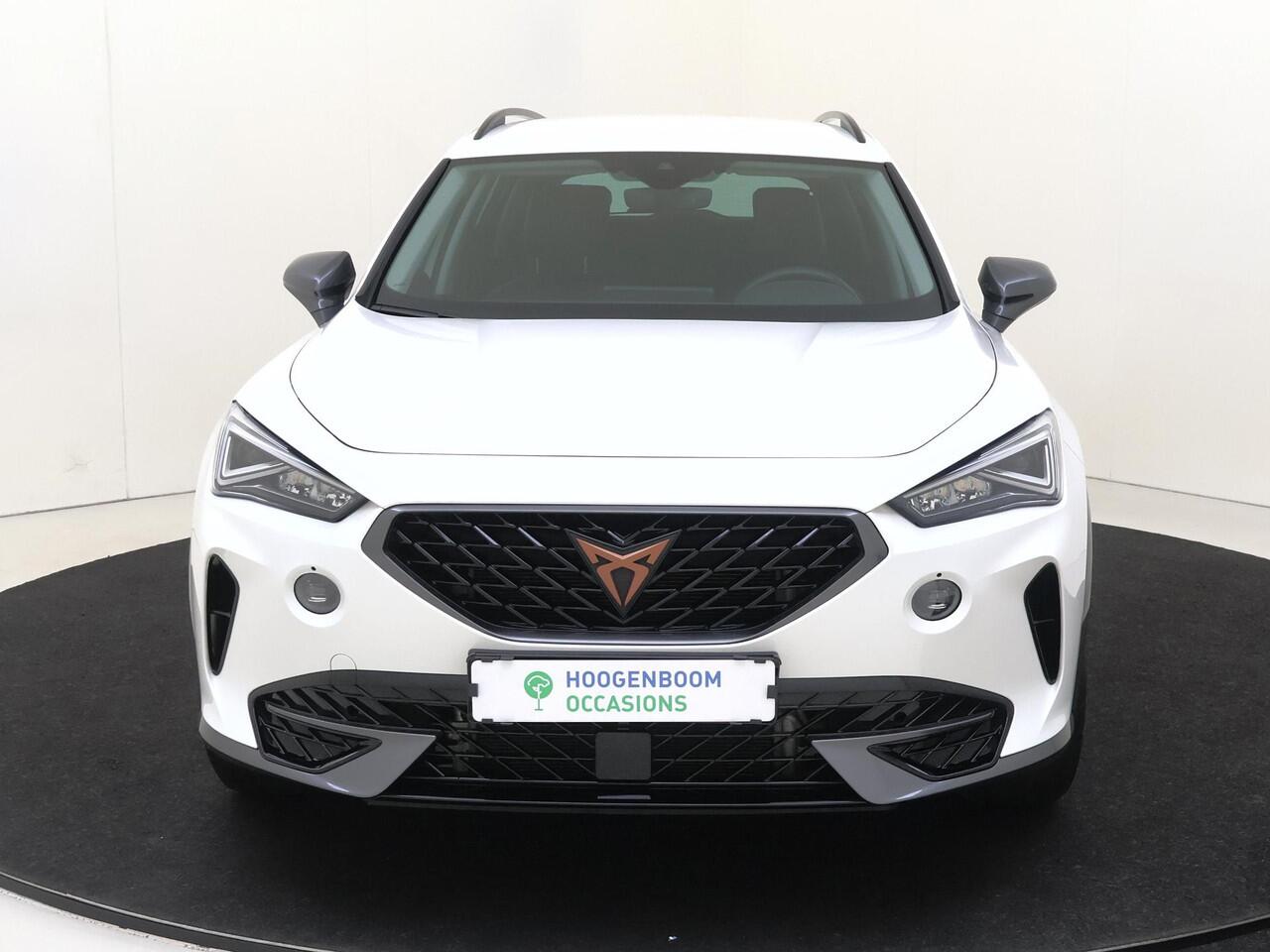 Cupra Formentor 1.4 e-Hybrid Business | Adaptieve cruise control | CarPlay | 3-zone airco | Stoel- en stuurwielverwarming | Keyless | Parkeersensoren achter |