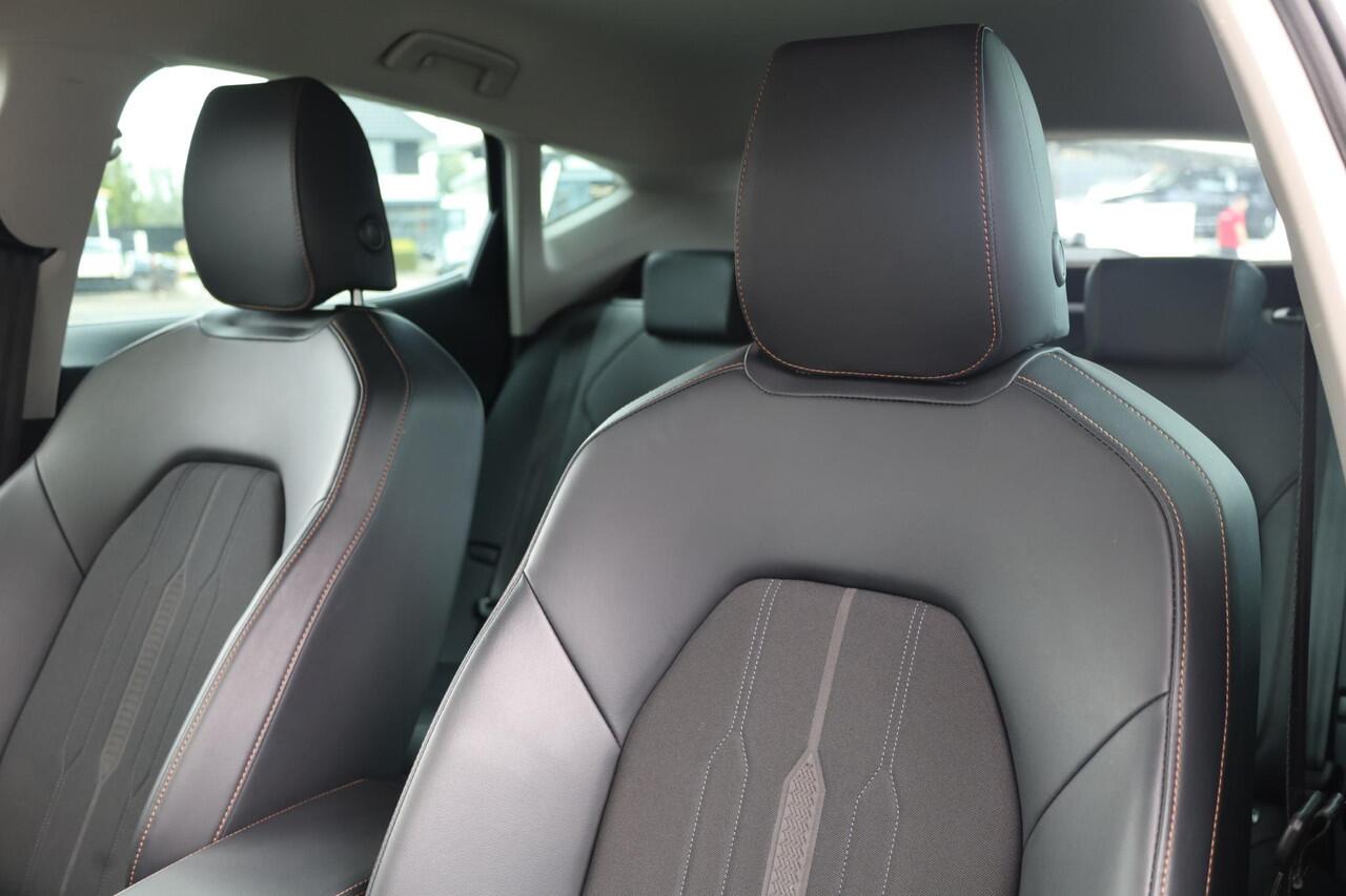 Cupra Formentor 1.4 TSI e-Hybrid Essential 204PK / 150kW, Achteruitrijcamera, adaptieve cruise control (acc), multifunctioneel verwarmbaar stuurwiel, winterpakket, 18'' LMV, getinte ruiten achter, parkeersensoren voor + achter, full LED koplampen