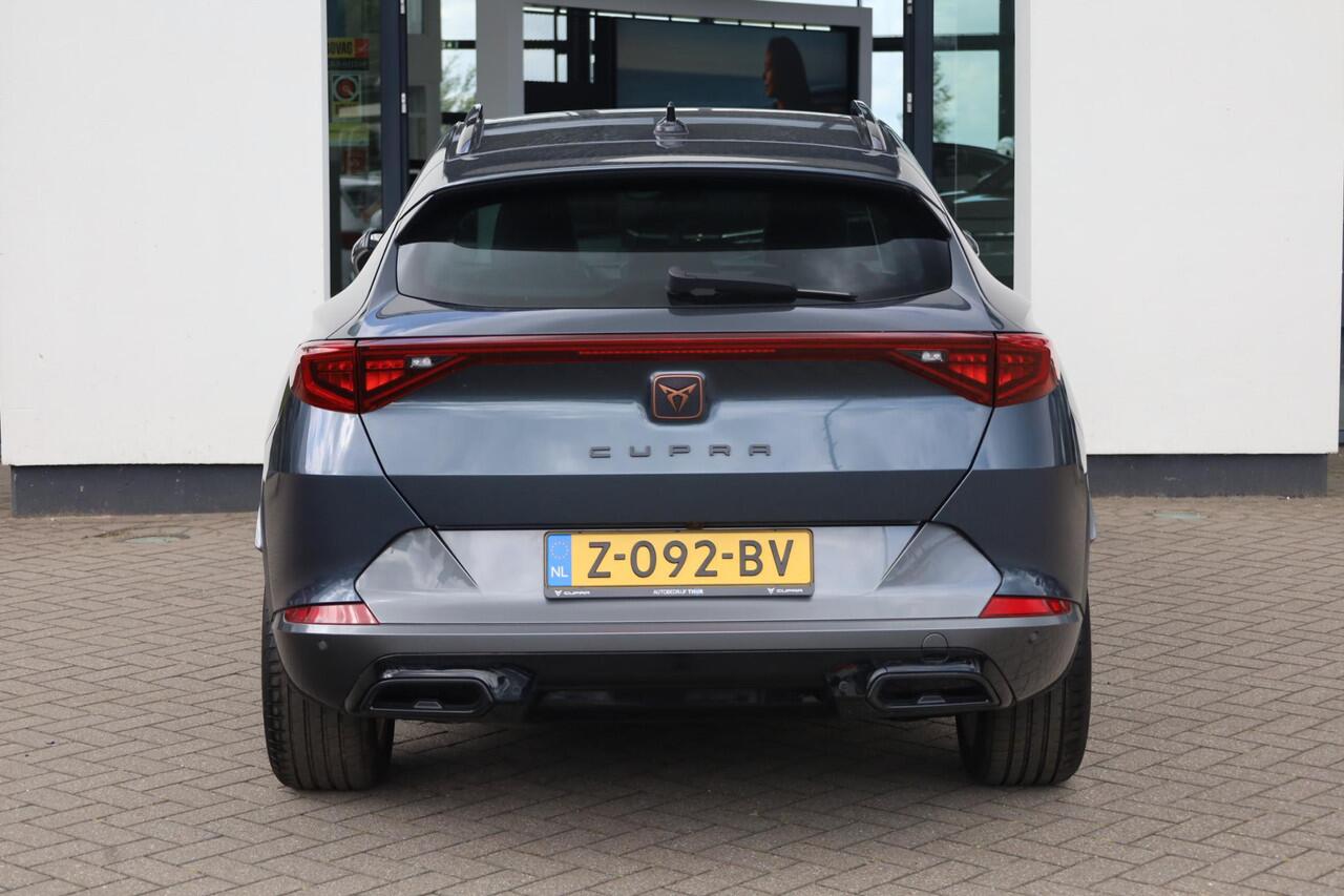 Cupra Formentor 1.4 TSI e-Hybrid Essential 204PK / 150kW, Achteruitrijcamera, adaptieve cruise control (acc), multifunctioneel verwarmbaar stuurwiel, winterpakket, 18'' LMV, getinte ruiten achter, parkeersensoren voor + achter, full LED koplampen