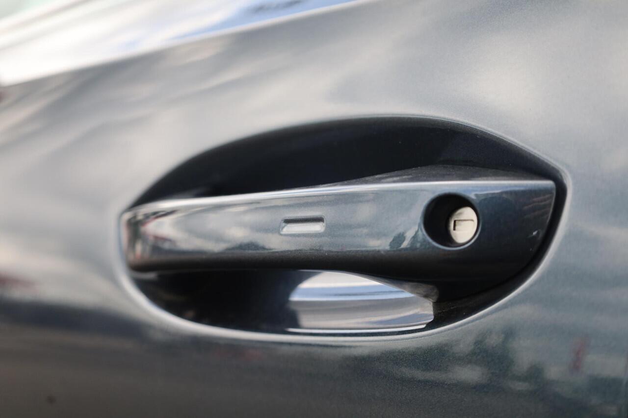 Cupra Formentor 1.4 TSI e-Hybrid Essential 204PK / 150kW, Achteruitrijcamera, adaptieve cruise control (acc), multifunctioneel verwarmbaar stuurwiel, winterpakket, 18'' LMV, getinte ruiten achter, parkeersensoren voor + achter, full LED koplampen