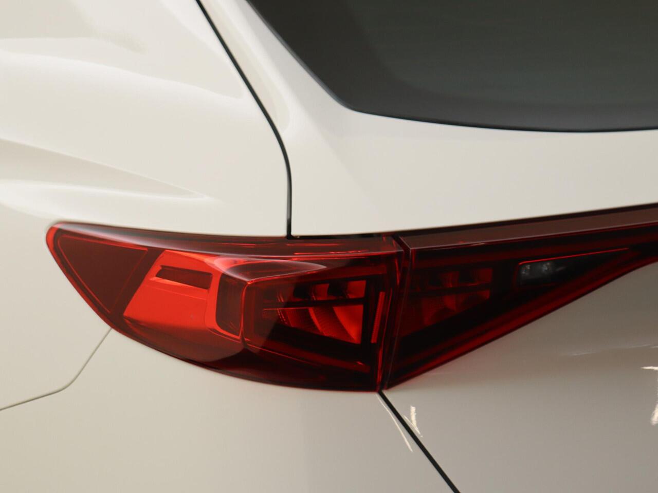 Cupra Formentor 1.4 e-Hybrid Business | SoH 91% | Navigatie | Stoel- en stuurwielverwarming | Parkeersensoren | Keyless | 3-zone airco | Adaptieve cruise control | Dodehoek detectie |