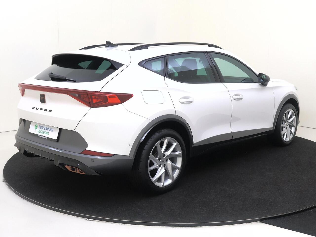 Cupra Formentor 1.4 e-Hybrid Business | SoH 91% | Navigatie | Stoel- en stuurwielverwarming | Parkeersensoren | Keyless | 3-zone airco | Adaptieve cruise control | Dodehoek detectie |