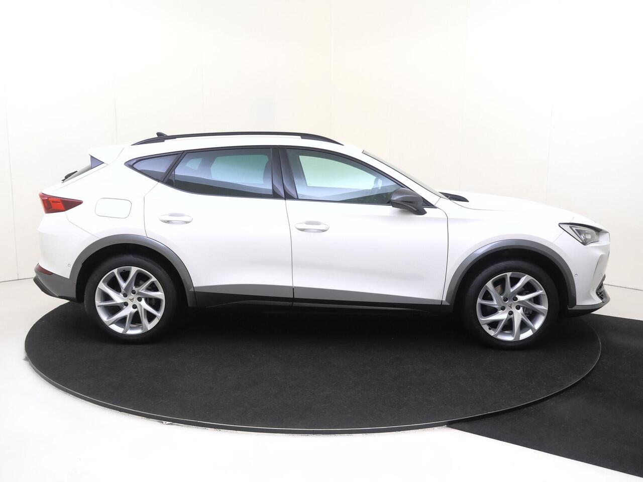 Cupra Formentor 1.4 e-Hybrid Business | SoH 91% | Navigatie | Stoel- en stuurwielverwarming | Parkeersensoren | Keyless | 3-zone airco | Adaptieve cruise control | Dodehoek detectie |
