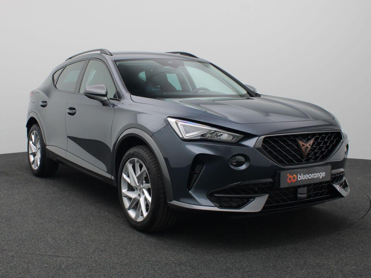 Cupra Formentor 1.4 e-Hybrid Business 204PK DSG achteruitrijcamera, elektrische kuipstoelen met memory, elektrische achterklep, side assist, stuur-stoelverwarming, keyless, alarm, 18" lichtmetaal