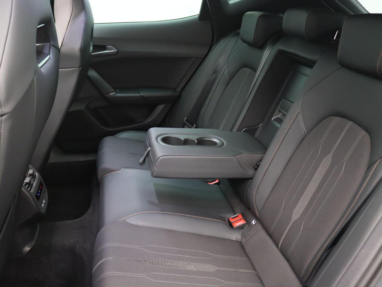 Cupra Formentor 1.4 e-Hybrid VZ Performance 245PK DSG panoramadak, keyless, dodehoek assistent, achteruitrijcamera, 19" lichtmetaal