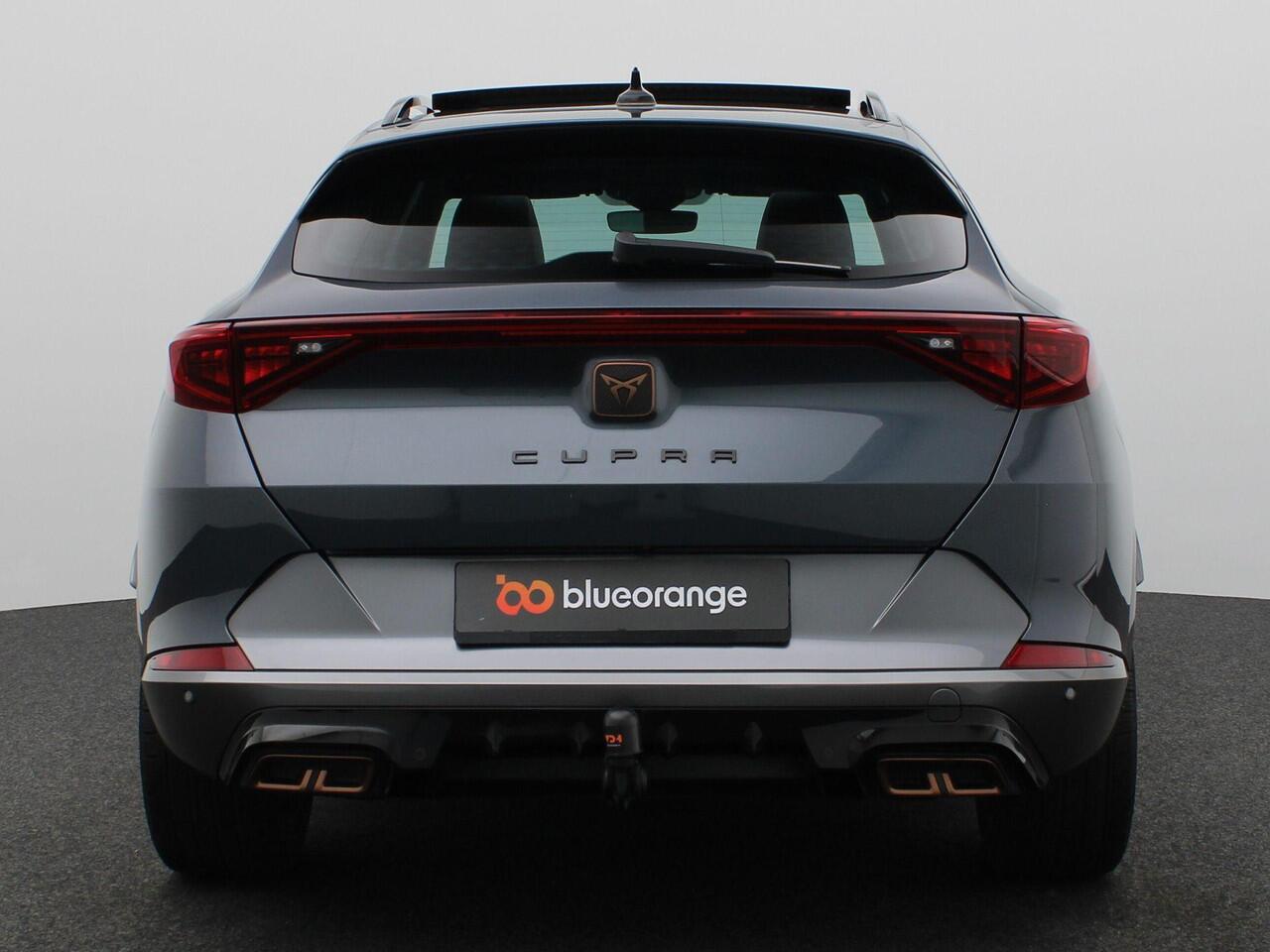 Cupra Formentor 1.4 TSI e-Hybrid Essential 204PK DSG SOH 93% Pano-Schuifdak, Trekhaak, Full LED, Adaptieve Cruise Control, Achteruitrijcamera, Stuurverwarming, Keyless, 18" LM Velgen