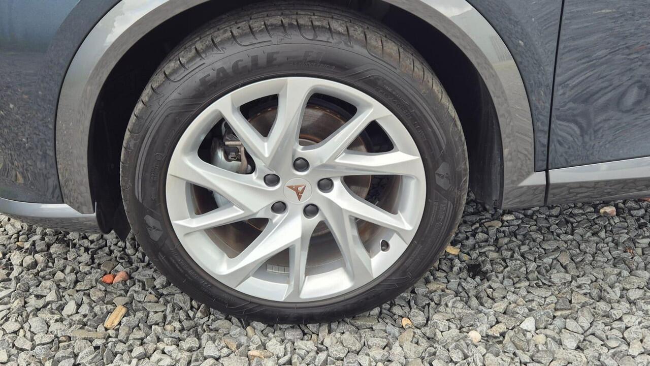 Cupra Formentor 1.4 e-Hybrid Panorama dak - Camera achter - ACC - Stoel verwarming