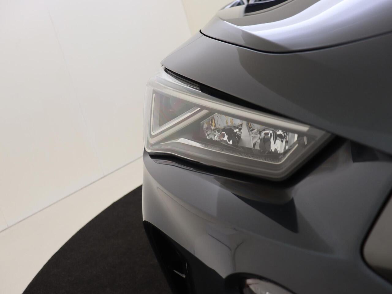 Cupra Formentor 1.4 e-Hybrid VZ | Panoramadak | Adaptieve demping | CUPRA mode | Parkeerassistent | Achteruitrijcamera | Navigatie | Dodehoek detectie | Keyless |