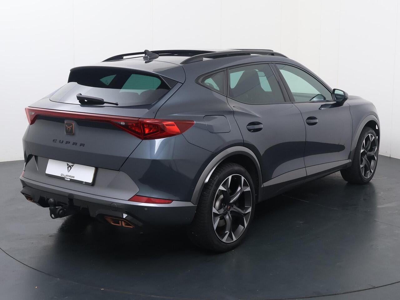 Cupra Formentor 1.4 e-Hybrid VZ Performance | 245 PK | SoH 93% | Trekhaak | Panoramadak | Navigatiesysteem |