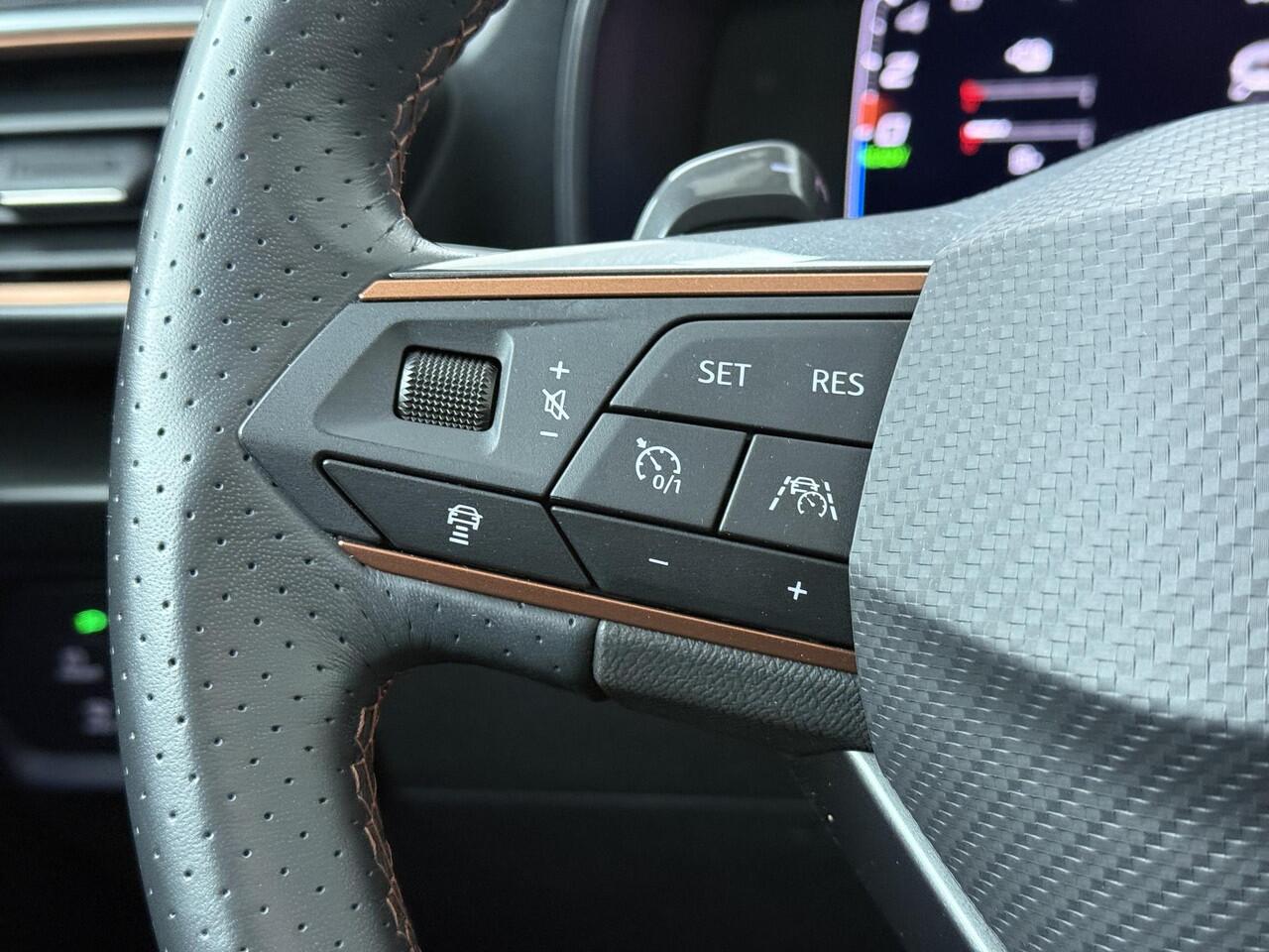 Cupra Formentor 1.4 e-Hybrid VZ Performance | 245 PK | SoH 93% | Trekhaak | Panoramadak | Navigatiesysteem |