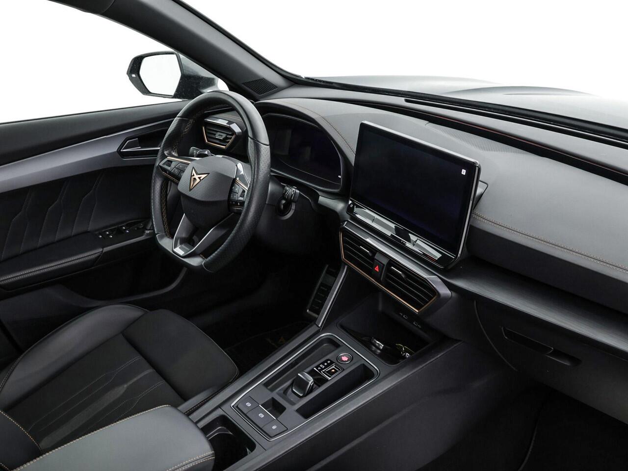 Cupra Formentor 1.4 e-Hybrid 245pk DSG VZ Copper Edition · Camera · Panoramadak · Dodehoek Detectie · Keyless · Elek. Achterklep · 19'' Inch · Apple/Android Car Play · Garantie t/m 30-10-2027 of 80.000km