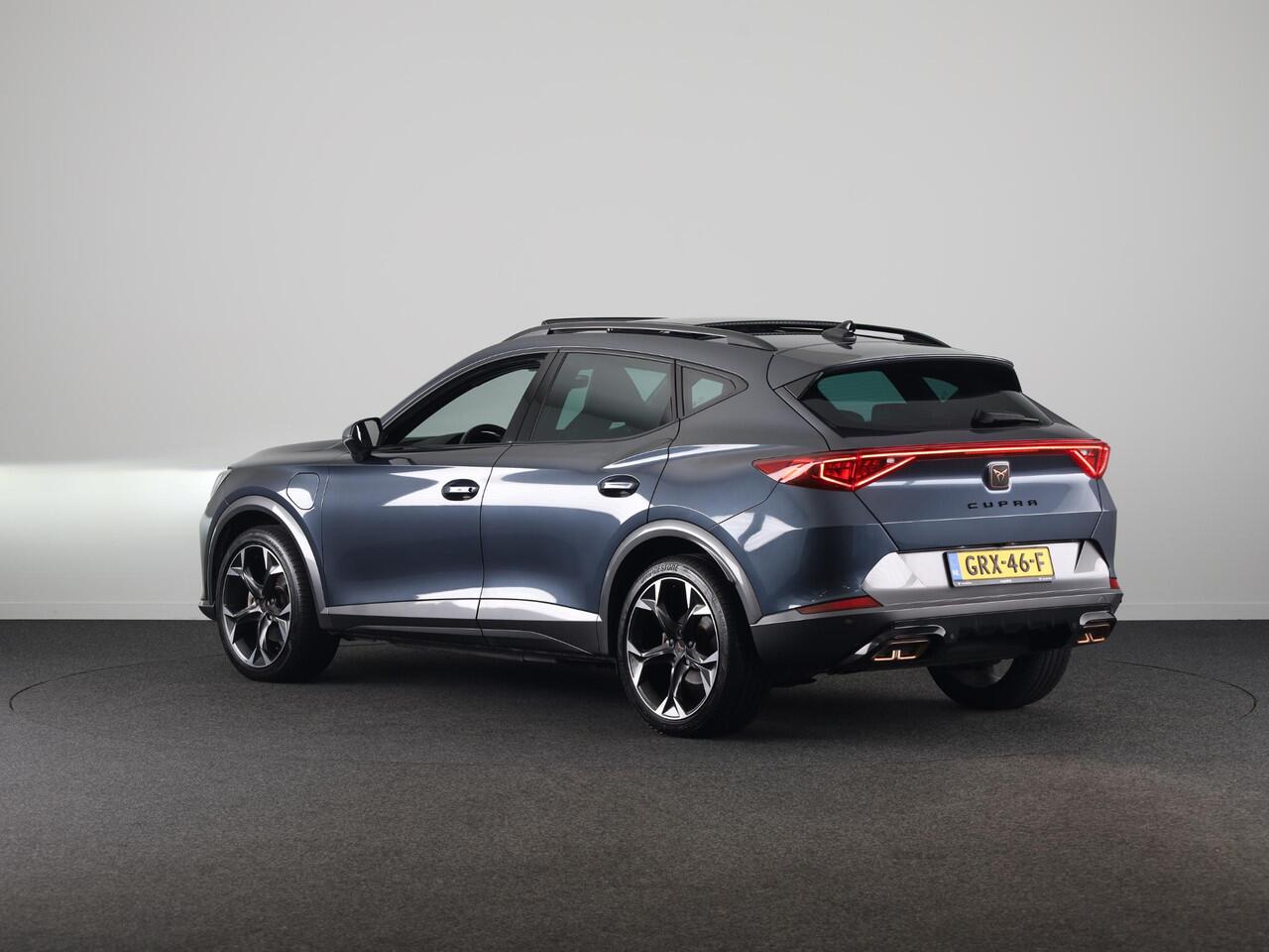 Cupra Formentor 1.4 e-Hybrid Adrenaline 204pk | Panoramadak | Parkeercamera | Climatronic | Verwarmbare voorstoelen