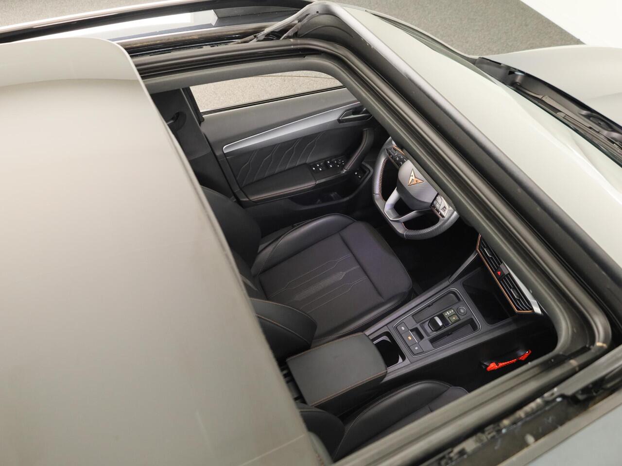 Cupra Formentor 1.4 e-Hybrid Adrenaline 204pk | Panoramadak | Parkeercamera | Climatronic | Verwarmbare voorstoelen