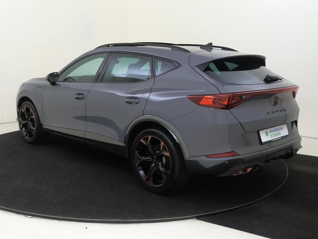 Cupra Formentor 1.4 e-Hybrid VZ Performance | SoH 93% | Panoramadak | Trekhaak | Adaptieve demping | Parkeerassistent | 360 camera | Keyless | Navigatie | Stoel- en stuurwielverwarming |