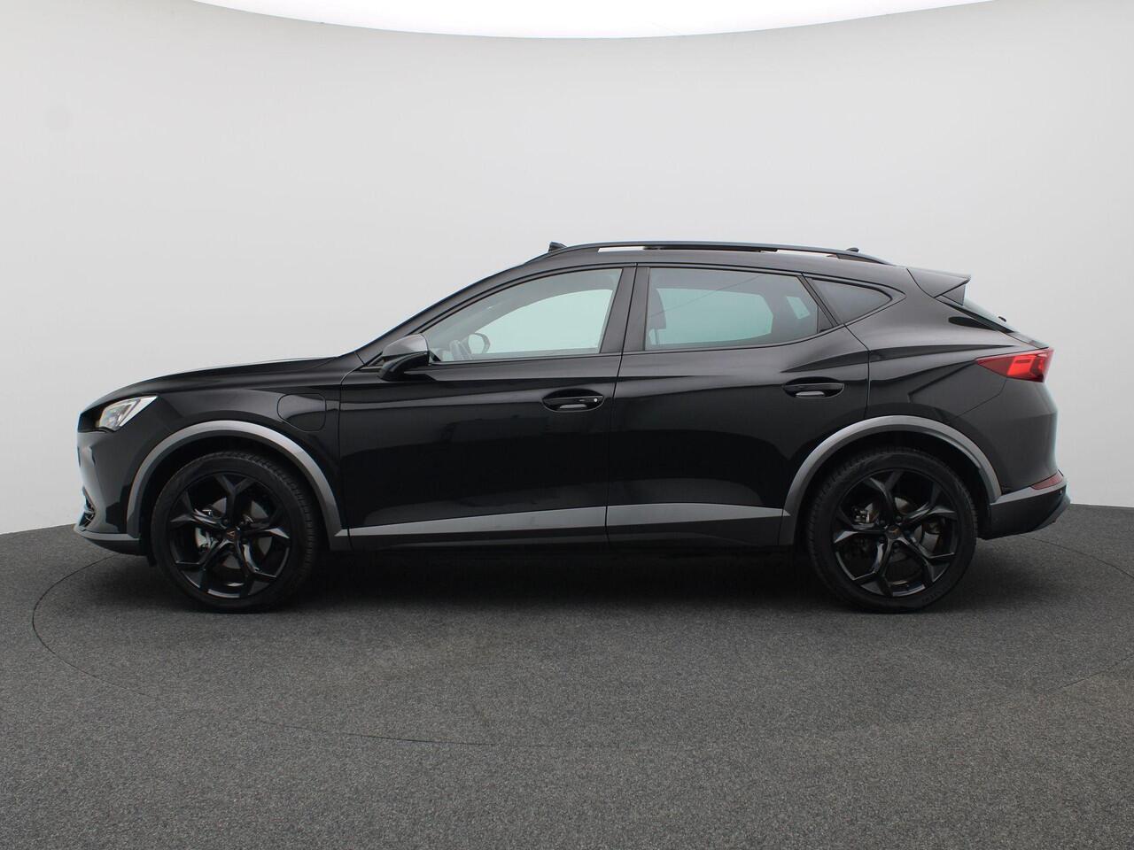 Cupra Formentor 1.4 e-Hybrid Business 204PK DSG Panoramadak, Achteruitrijcamera, Keyless, Side assist, Alarm, 19'' lichtmetaal, Elek. achterklep