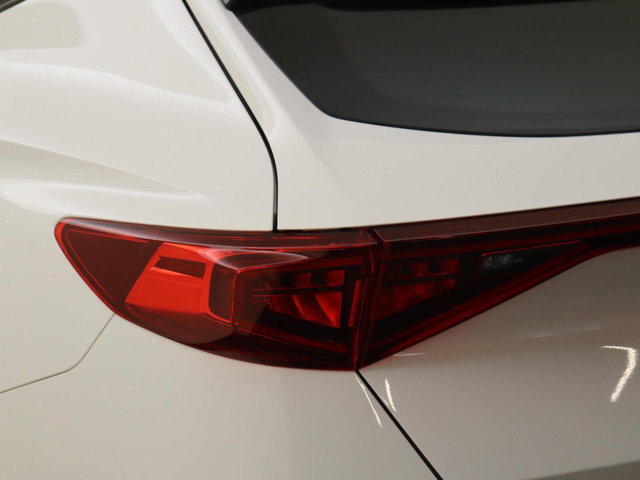 Cupra Formentor 1.4 e-Hybrid VZ Performance | SoH 91% | Panoramadak | 360 camera | Adaptieve demping | Parkeerassistent | Stoel- en stuurwielverwarming | Navigatie | Keyless |
