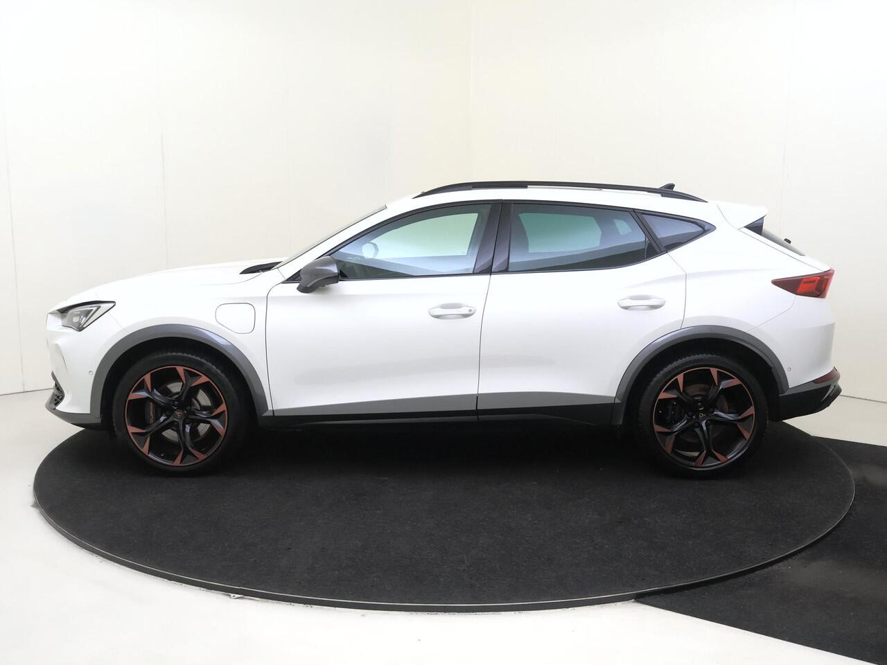 Cupra Formentor 1.4 e-Hybrid VZ Performance | SoH 91% | Panoramadak | 360 camera | Adaptieve demping | Parkeerassistent | Stoel- en stuurwielverwarming | Navigatie | Keyless |