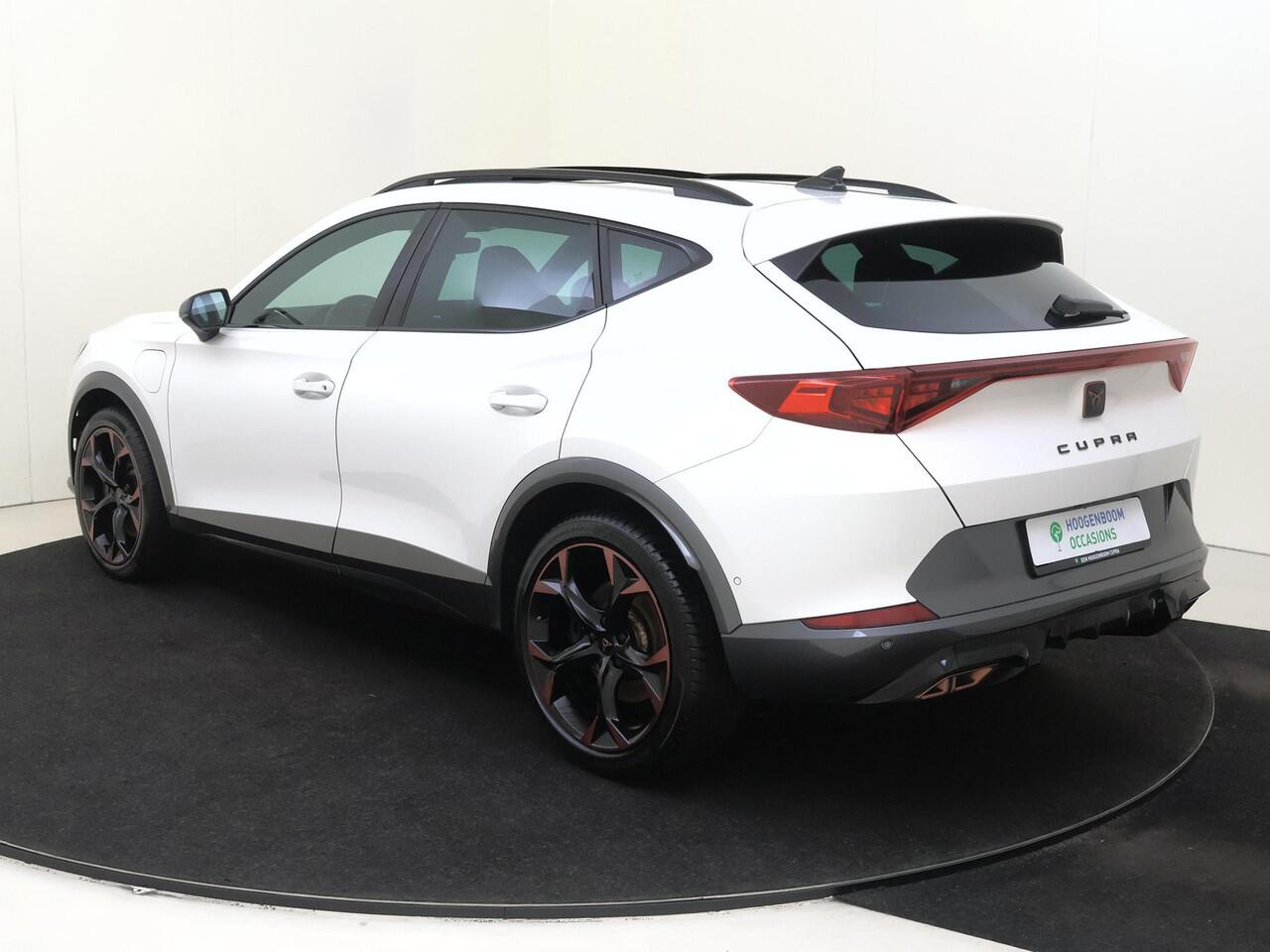 Cupra Formentor 1.4 e-Hybrid VZ Performance | SoH 91% | Panoramadak | 360 camera | Adaptieve demping | Parkeerassistent | Stoel- en stuurwielverwarming | Navigatie | Keyless |