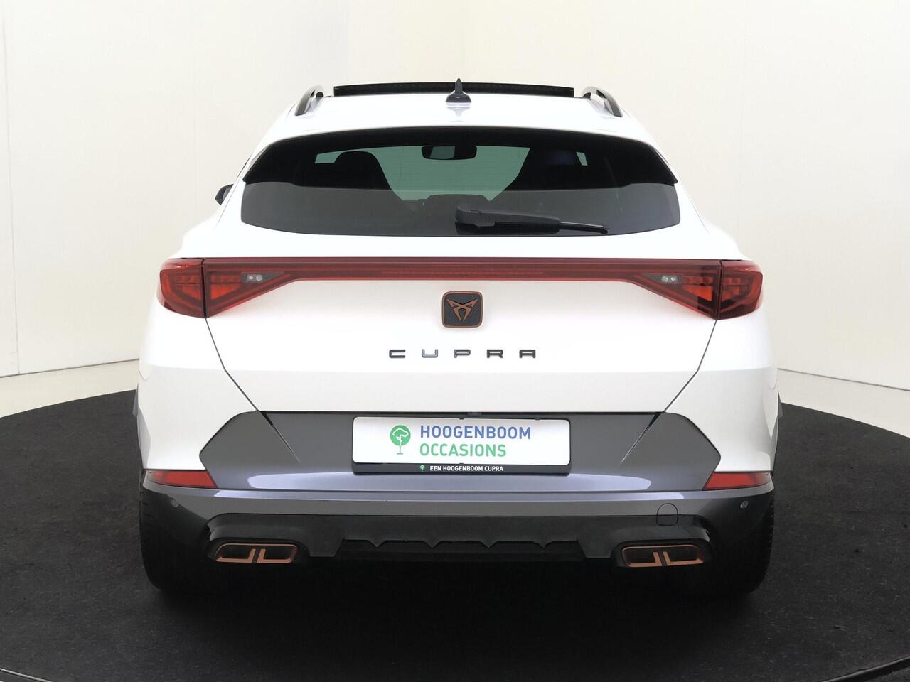 Cupra Formentor 1.4 e-Hybrid VZ Performance | SoH 91% | Panoramadak | 360 camera | Adaptieve demping | Parkeerassistent | Stoel- en stuurwielverwarming | Navigatie | Keyless |